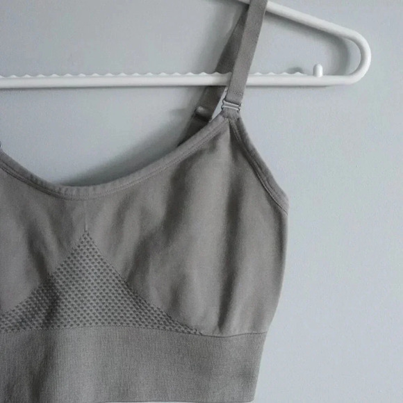 FWD Women's Small Activewear Grey Adjustable Straps Stretch Sports Bra - Picture 3 of 6